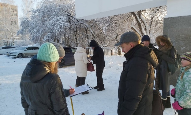 Против введения QR-кодов проголосовали 4 тысячи кировчан