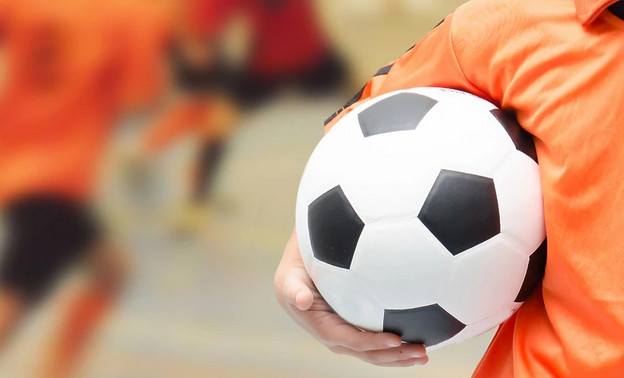 Российский футбольный союз выделит школам Кировской области новый спортивный инвентарь