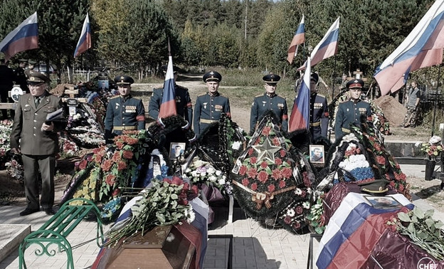В Кирово-Чепецке простились с двумя бойцами, погибшими на СВО