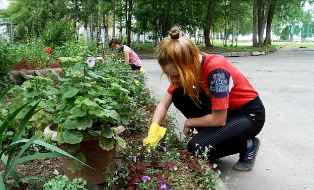 Работодателей Кировской области попросили предоставить подросткам подработку на лето