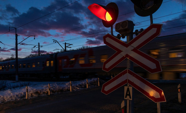 В Нововятске ограничат движение через железнодорожный переезд