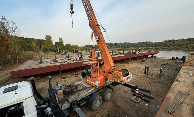 В Кировской области строят новый наплавной мост через реку Лузу