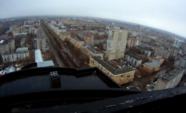 Кировские руферы залезли на строящийся комплекс «Алые паруса» (видео)