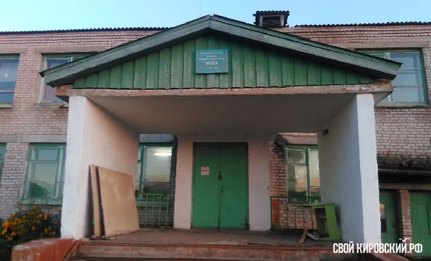 В Кировской области селян могут оставить без школы за сопротивление властям (ФОТО)