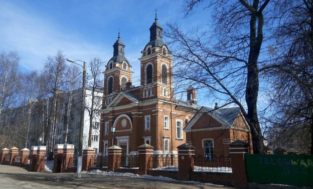 Кировские католики хотят получить всё здание Александровского костёла