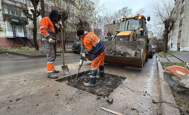 В Кирове готовят ливневую канализацию к зиме