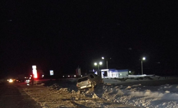 В Кировской области водитель легковушки «подтолкнул» попутный грузовик