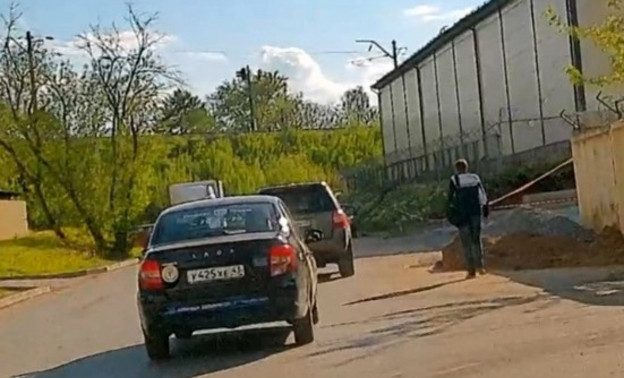 На Блюхера вдоль завода может появиться тротуар