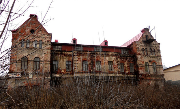 Мэрия выставила на продажу самый старый каменный дом в Кирове