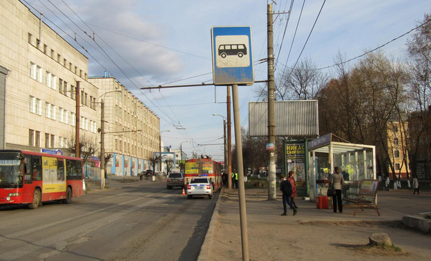 В Кирове студентка на «Ладе» врезалась в троллейбус