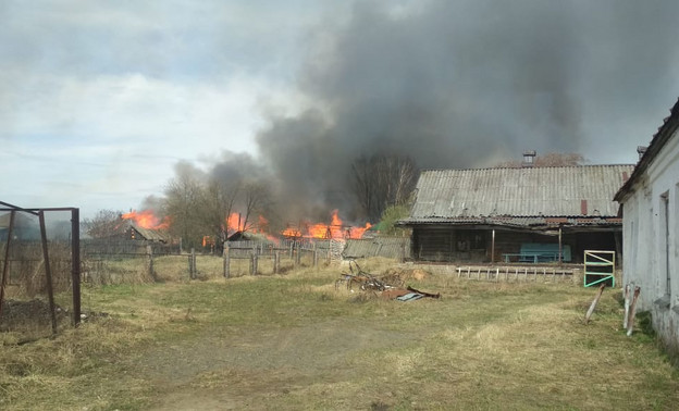 В Белохолуницком районе загорелись шесть жилых домов