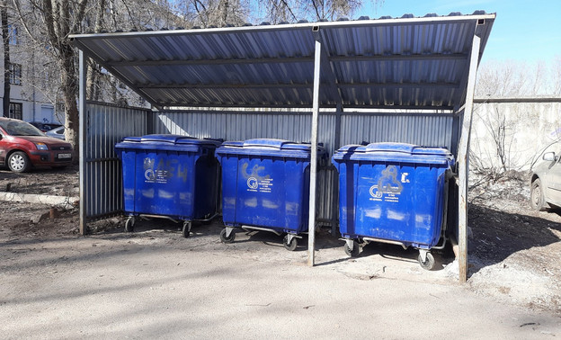 В России намерены запретить выкидывать одежду в мусорные баки