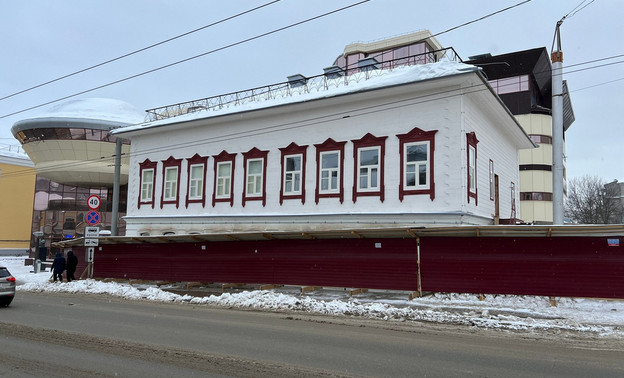 В Кирове отреставрировали фасад дома Циолковского на Преображенской