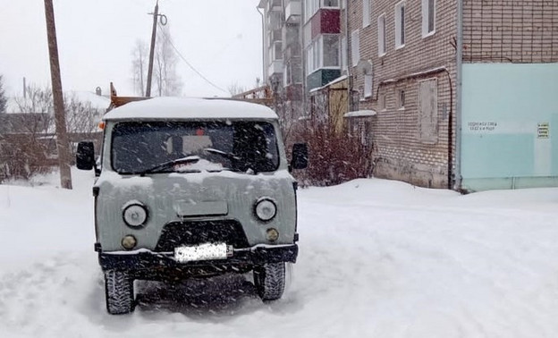 В Омутнинске водитель УАЗа сбил пенсионерку