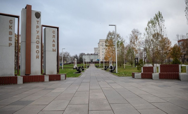 «Кто-то хорошо заработает»: кировский депутат возмутился стоимостью стелы в сквере Трудовой славы