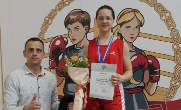 Кировчанка взяла серебро на первенстве России по боксу