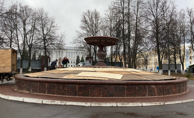 В Кирове начали готовить фонтаны к зиме