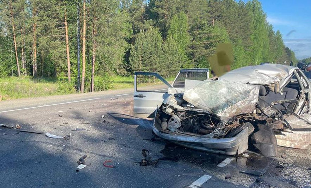 На трассе «Вятка» произошло смертельное ДТП со служебным автобусом и легковушкой