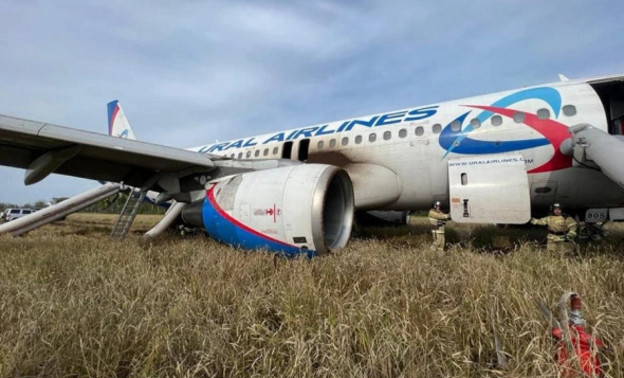 Причиной посадки самолёта «Уральских авиалиний» могли стать действия второго пилота