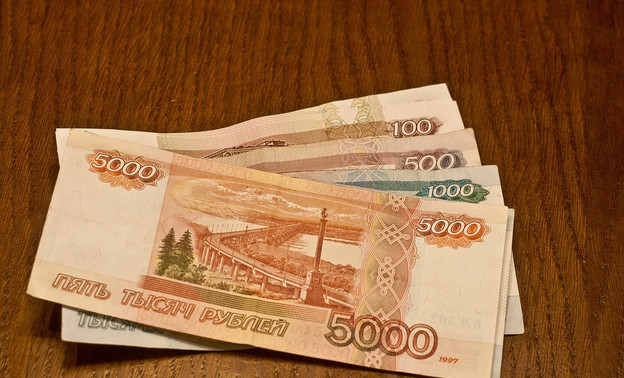 Кировская пенсионерка при попытке открыть выгодный вклад потеряла 50 тысяч рублей