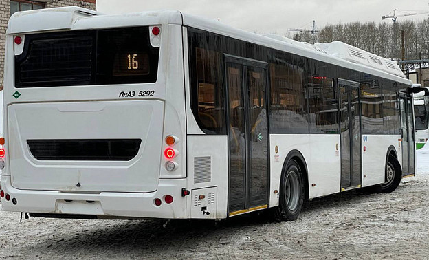 В Киров прибыли три новых автобуса