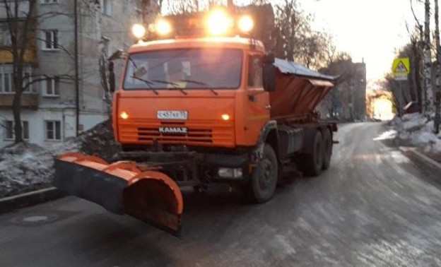 В Кирове «про запас» оставили «зимнюю» технику на случай снегопада