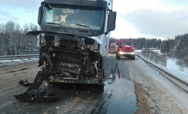 В Белохолуницком районе столкнулись два грузовика