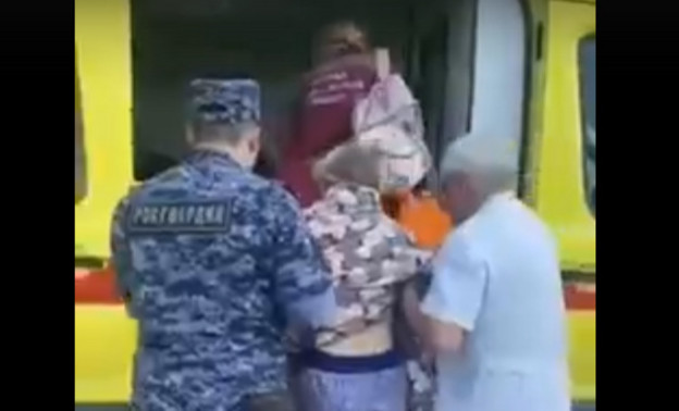 В Кирове на Луганской росгвардейцы спасли тонущую девушку