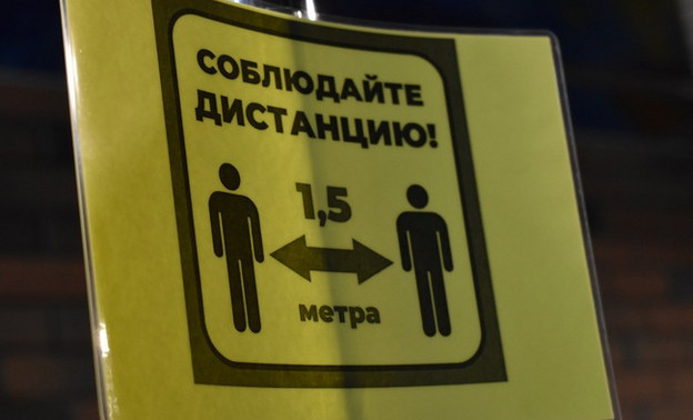 Вирусолог: в России в течение месяца могут снять все ограничения по коронавирусу