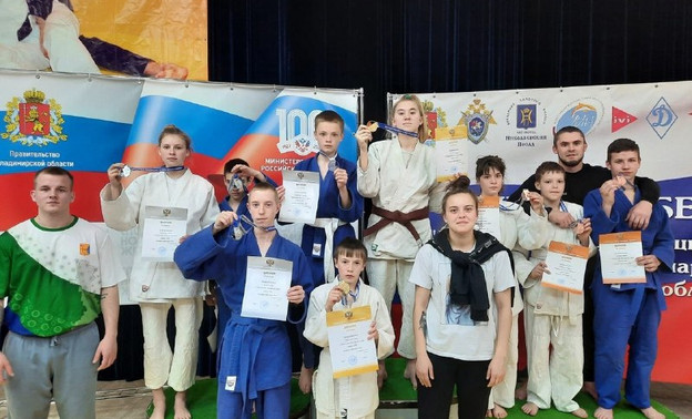 Кировские дзюдоисты завоевали 11 медалей на чемпионате и первенстве России