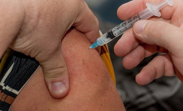 Массовую вакцинацию от коронавируса планируют начать до Нового года