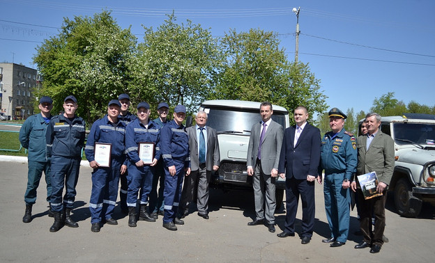 «УРАЛХИМ» подарил Кирово-Чепецкому Управлению гражданской защиты  новый автомобиль