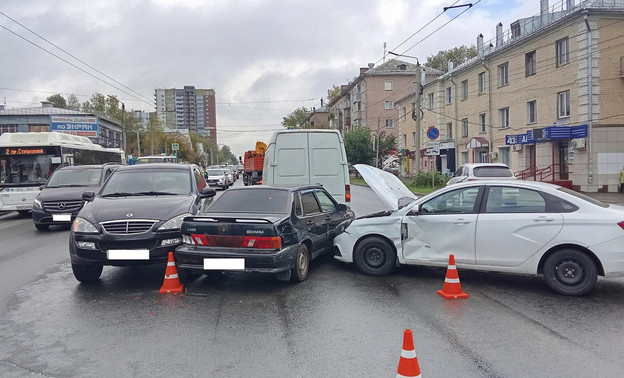 На Воровского столкнулись пять автомобилей