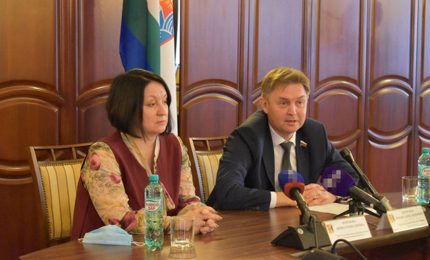 Председатель областного Заксобрания Роман Береснев за 2021 год заработал 2,6 млн рублей