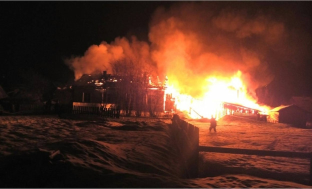 Следователи выяснят причины пожара в Пижанке, унёсшего жизни четырёх человек (ФОТО)