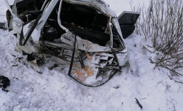 В Шабалинском районе машину сбил поезд. Один человек погиб, четверо получили травмы