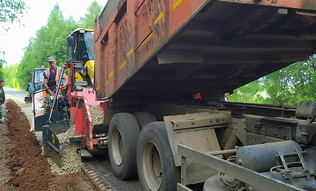 В Шабалинском районе заканчивают ремонт сельских дорог