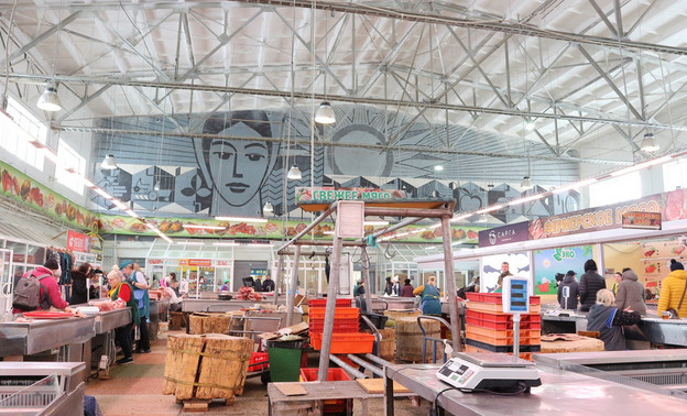 Симаков предложил сохранить Центральный рынок, но убрать уличные палатки