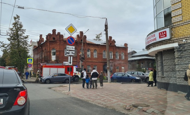 В центре Кирова произошёл пожар в усадьбе мещанина Ездакова