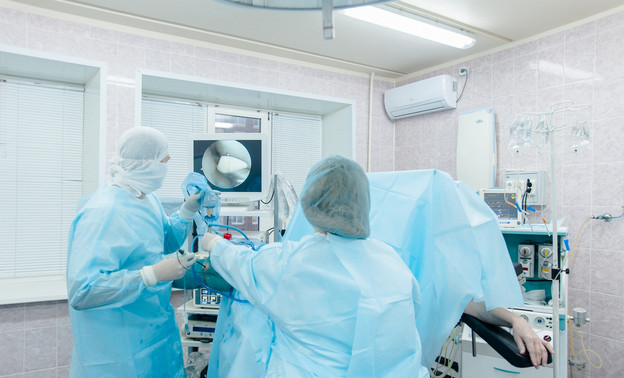 Кировские хирурги восстановили плечо пациенту, травмированному на сноуборде