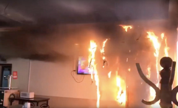 В Белой Холунице сотрудник МЧС спас людей из горящего кафе