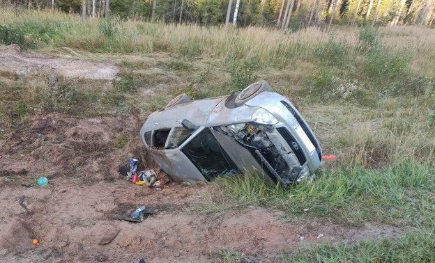 В Кировской области перевернулась «Приора» с несовершеннолетними пассажирами