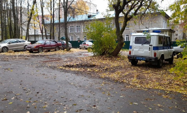 В Кирове около детского сада обнаружили подозрительный предмет