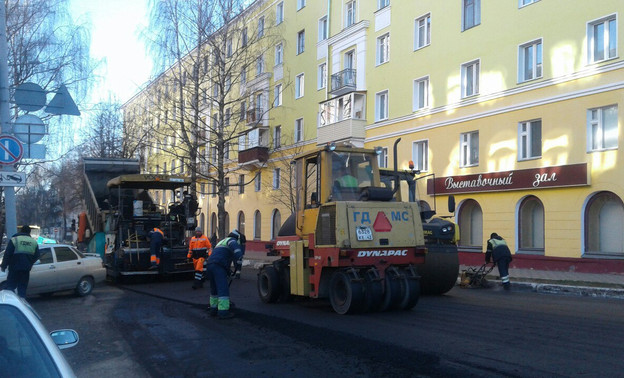 В мае из-за ремонта дорог в Кирове ограничат движение по десяти улицам