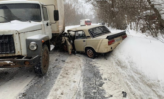 На Украинской столкнулись четыре автомобиля, есть пострадавший