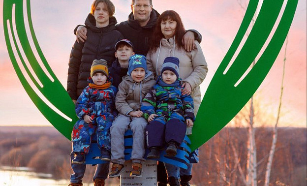 Семьи из Кировской области награждены медалью ордена «Родительская слава»