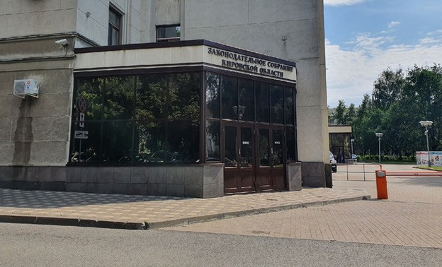 Игорь Васильев предложил снизить ставки по налогу на имущество для торгово-офисных площадей