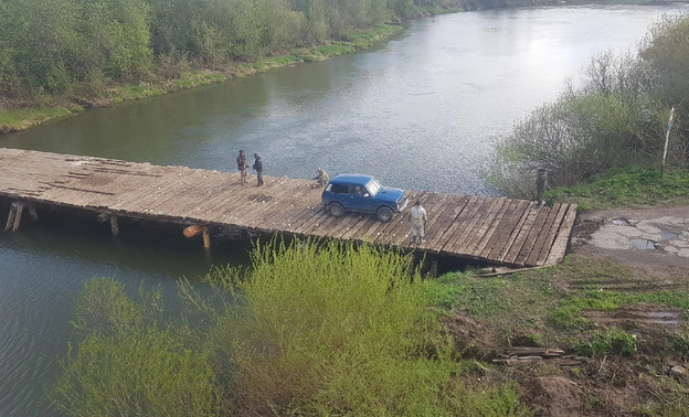 В Нолинском районе собрали автомобильный мост через реку Вою