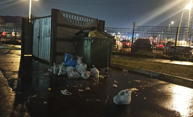 Мусоровозам в Кирове стало труднее вывозить отходы