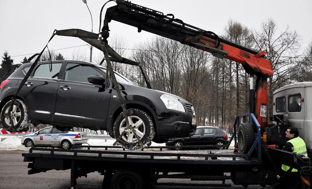 В Кировской области изменится цена эвакуации задержанных авто